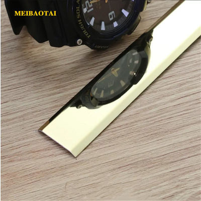 Guter Preis Goldene flache Länge des Edelstahl-Fliesen-Ordnungs-Zusatz-Wand-Fliesen-Streifen-10FT Online