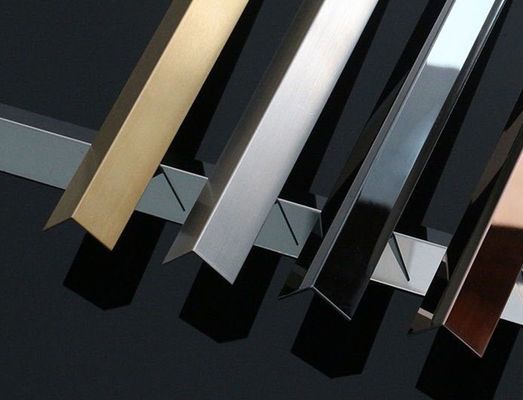 Guter Preis 304 V-Grad gerolltes Edelstahl L-Fliesen-Trim mit PVD-Farbbeschichtung für Wand- und Bodendekoration Online