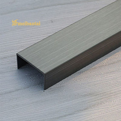 10mm Breite PVD Schwarz Haarlinien-Oberfläche Edelstahl Fliesenprofil Metall Bullnose Kantenprofil