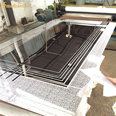 Guter Preis Spiegel geätztes Edelstahl-Aufzugs-Tür-Blatt fertigte Muster besonders an Online