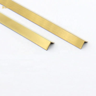 Guter Preis 2438mm Edelstahl-Wand-Ordnung T formen Rose Gold Pvd Color Online